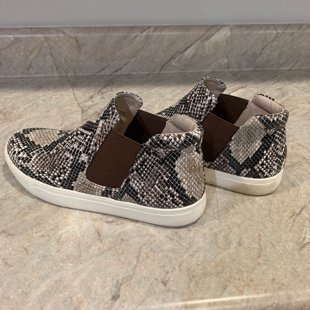 Faux animal skin slide on